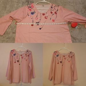Pink floral 3/4 sleeve blouse 👚 3 for $20 sale 🍁